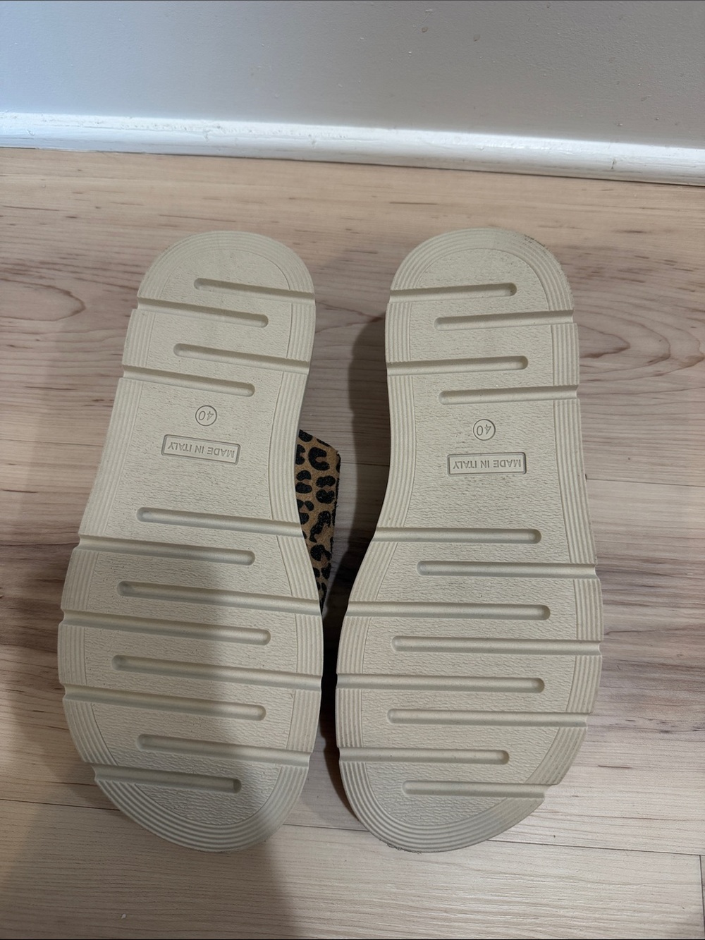 Leopard Print Platform Sandals - Picture 9 of 9